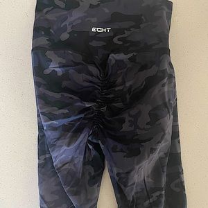 Echt scrunch butt camo leggings